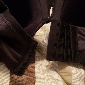 Cacique Intimates & Sleepwear - EUC Intuition Bra Cacique Intimates & Sleepwear - EUC Intuition Bra